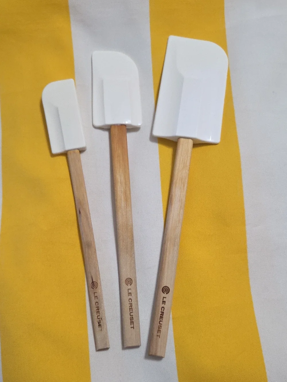 Le Creuset White Silicone and Wood Spatula Set - 3 Piece